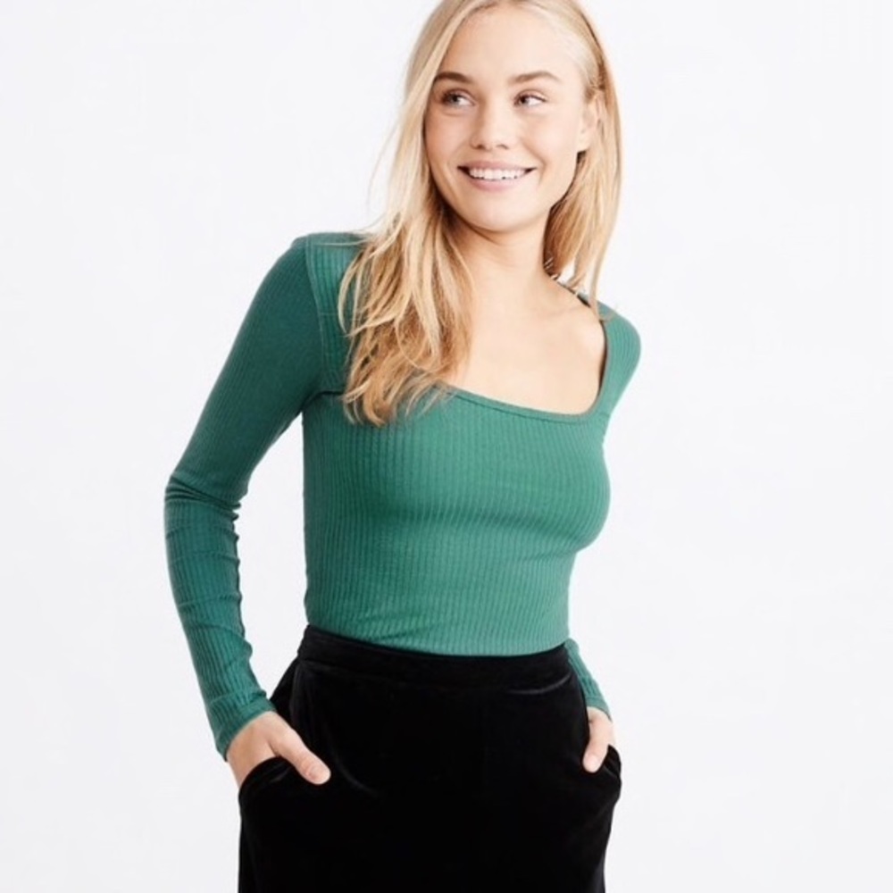 NWT Abercrombie & Fitch Scoop Neck Top XS & S